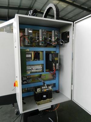 金属のための自動XK7136 CNCのフライス盤