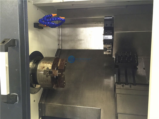 棒送り装置が付いているトルノCNC SCK46 CNCの旋盤機械