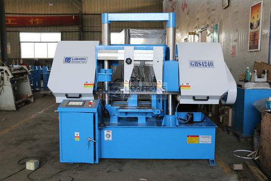 GHS4220 GHS4230 GHS4240 CNCの金属の切断バンド鋸機械CNC